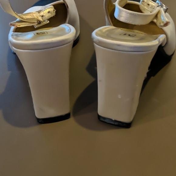 DONATED -Bruno Magli Satin Cream/Black Slingback Heels, Classic, Preppy, Italian - Picture 4 of 7